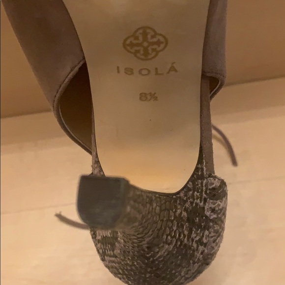 Heels - Picture 4 of 4